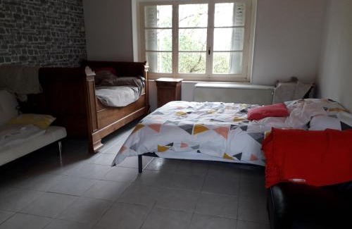 Lucay-le-Male Casa | Maison plain pied, 2 chambres, longère typique , fraiche, dans bourg avec tous commerces
