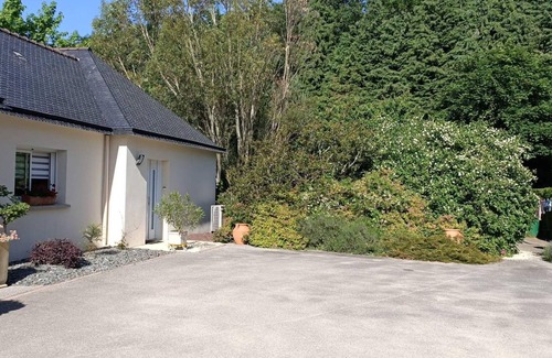 Camors Casa | Maison Plain Pied Avec Grand Jardin Paysager