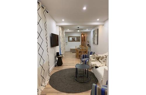 Troyes Casa | Maison Porte du Bouchon: Private Jacuzzi SPA!