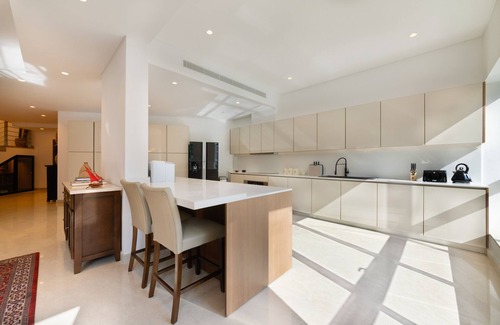 Dubai Marina Villa | Maison Privee - Stunning 3-Floor Villa w/ Kids Room and Rooftop Terrace over Dubai Marina