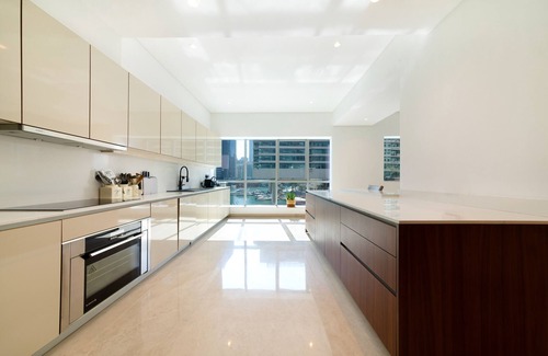 Dubai Marina Villa | Maison Privee - Stunning 3-Floor Villa w/ Kids Room and Rooftop Terrace over Dubai Marina