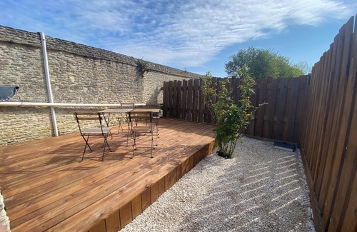 Amfreville Casa | Maison Proche Plages Avec Terrasse au Calme