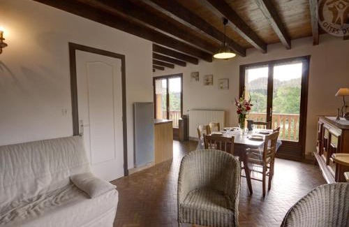Les Salles Casa | Maison rénovée, 2 chambres, jardin, animaux acceptés, internet, barbecue - FR-1-496-161