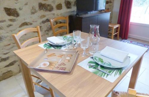 Cressanges Casa | Maison rénovée pour couple au cœur d'une ferme avec SPA - FR-1-489-579