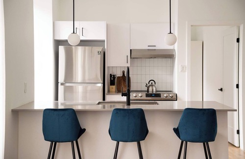 Old Montreal Apartamento | Maison Rasco - Two-bedroom queen size bed suite