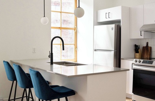 Old Montreal Apartamento | Maison Rasco - Two-bedroom queen size bed suite