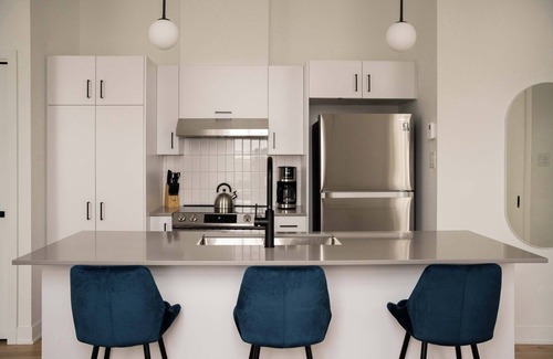 Old Montreal Apartamento | Maison Rasco - Two-bedroom queen size bed suite