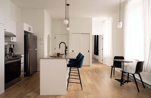 Old Montreal Apartamento | Maison Rasco - Two-bedroom queen size bed suite