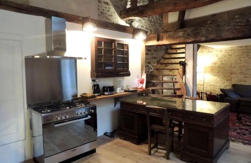 Cluny Cama Y Desayuno | Maison Romane 1136