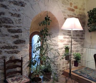 Cluny Cama Y Desayuno | Maison Romane 1136