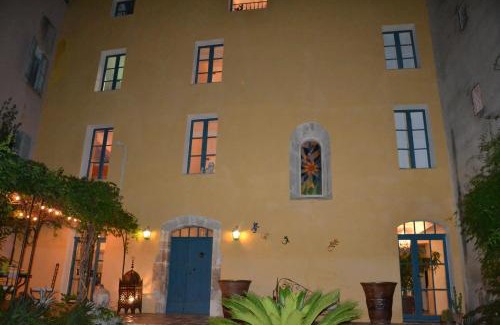 Besse-sur-Issole Cama Y Desayuno | Maison Saint Louis avec Jacuzzi