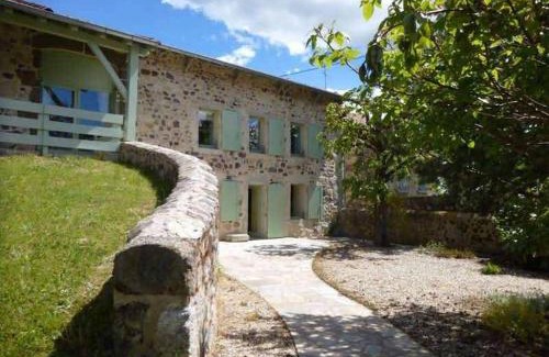 Vernassal Casa | Maison spacieuse avec grande cour et terrasse, parfait pour familles, proche St-Paulien et Allègre. - FR-1-582-306