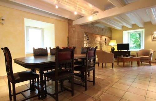 Vernassal Casa | Maison spacieuse avec grande cour et terrasse, parfait pour familles, proche St-Paulien et Allègre. - FR-1-582-306