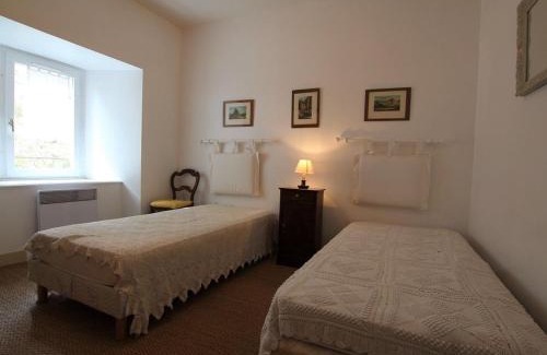 Vernassal Casa | Maison spacieuse avec grande cour et terrasse, parfait pour familles, proche St-Paulien et Allègre. - FR-1-582-306