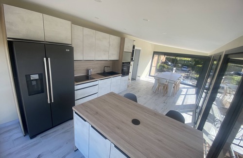 Grieges Casa | Maison Spacieuse, Conviviale