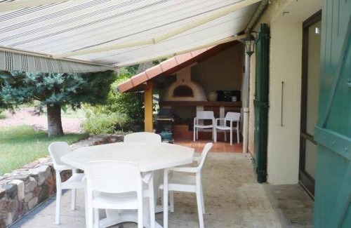 Renaison Casa | Maison spacieuse et moderne avec jardin privatif, terrasses, cheminée et équipements complets à Renaison - FR-1-496-110