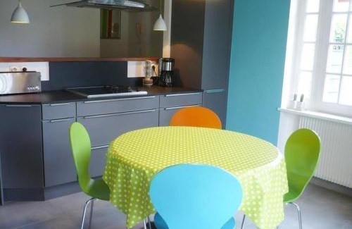 Renaison Casa | Maison spacieuse et moderne avec jardin privatif, terrasses, cheminée et équipements complets à Renaison - FR-1-496-110