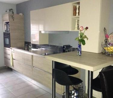 La Madeleine Casa | Maison spacieuse, quartier La Madeleine, terrasse et jardin