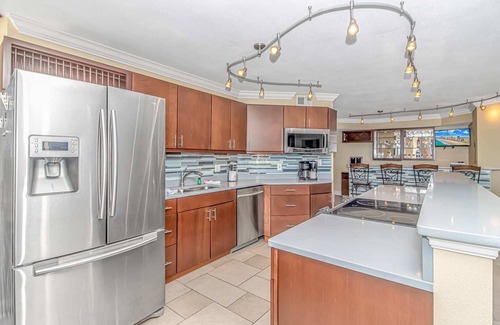 Myrtle Beach Condominio | Maison Sur Mer - Oceanfront - Snowbirds Welcome-Highly Sought After