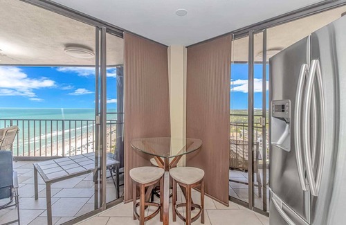 Myrtle Beach Condominio | Maison Sur Mer - Oceanfront - Snowbirds Welcome-Highly Sought After