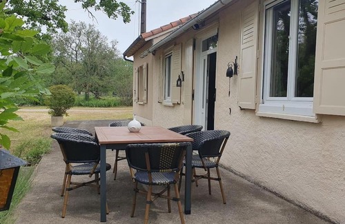 Montvalent Casa | Maison sur un terrain boisé proche de Rocamadour.