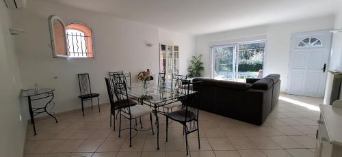 Gonfaron Casa | Maison Sylvana in Provence-Huge Garden, AC and Terrace