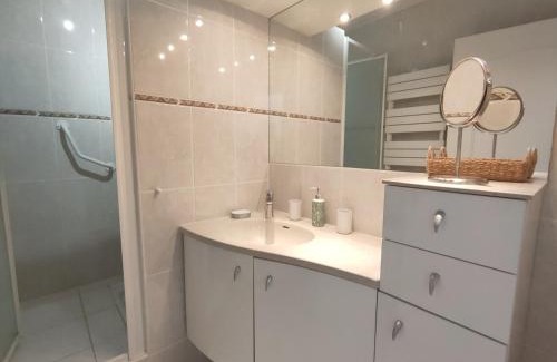 Balaruc-les-Bains Casa | Maison T4 lumineuse avec jardin, à 10 min des Thermes, classée 3 étoiles, centre-ville de Balaruc-les-Bains - FR-1-503-164
