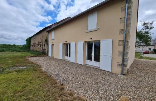 Montierchaume Casa | Maison tranquille avec jardin, proche Châteauroux, 4 ch., 3 sdb, terrasse, barbecue, parking - FR-1-591-358