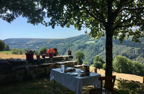 Saint-Martin-Valmeroux Casa | Maison#vacances#montagne#cantal