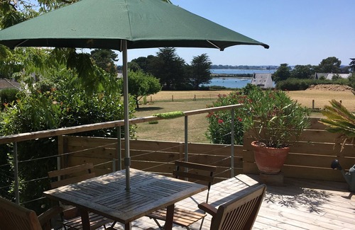 Sene Casa | Casa con vistas al mar del Golfo Morbihan, jardín con una pequeña piscina sobre el suelo, altura 90 cm