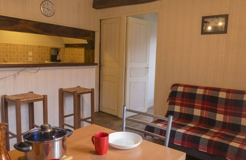 Puy-d'Arnac Casa | Casita en Corrèze | Wifi, TV, terraza y barbacoa, espacios verdes privados.