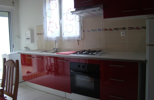 Saint-Pierre Casa | Bungalow con altillo, aire acondicionado, aparcamiento privado cerrado, internet inalámbrico, tranquilo.
