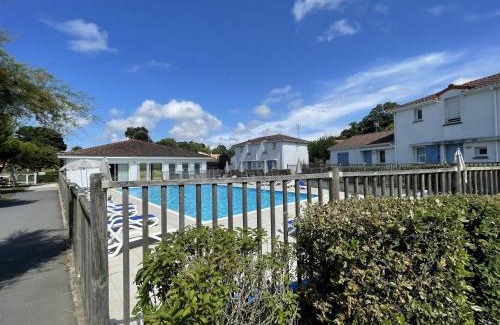 Saint-Brevin-l'Ocean Casa | Maisonnette 4 pers avec terrasse privée et accès piscine, proche océan - Saint-Brevin-les-Pins - FR-1-364-102