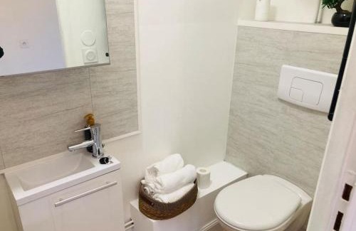 Miramas Apartamento | Maisonnette T1 au calme à 1min à pied de la gare SNCF