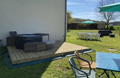 Dollon Casa | Maisons de Campagne à Dollon de 290m2 Toute Équipée Avec Billard et Jacuzzi