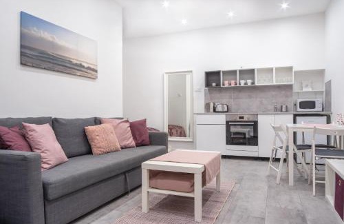 Belso-Ferencvaros Apartamento | Maja's Sweet Little Home with Free Parking and Air Condition