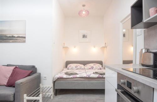 Belso-Ferencvaros Apartamento | Maja's Sweet Little Home with Free Parking and Air Condition