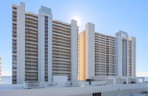 Long Beach Casa | Majestic Beach Resort #1309-2 by Book That Condo
