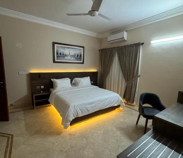 D.H.A. Casa | Majestic BnB
