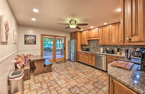 Lewisburg Cabina | Majestic Caldwell Retreat w/ Wraparound Deck!