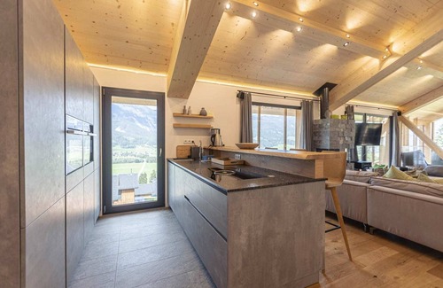 Haus im Ennstal Chalet De Esquí | Majestuoso chalet con piscina y sauna