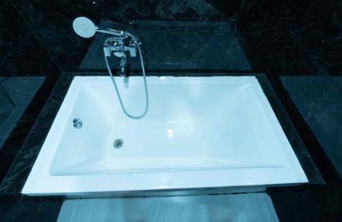 Pune Cabina | Majestic Inn