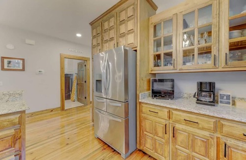 Gilbert Casa | Majestic Lake Murray Retreat | +2BR Guest House