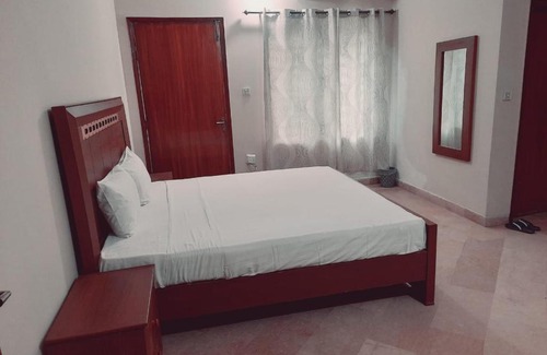 E-11 Sector Casa | Majestic Lodges Guest House Islamabad - 8 bedrooms House