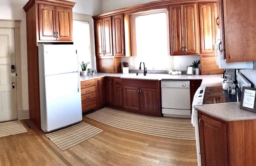 Lansing Casa | Majestic Mississippi River Views! Booking for August!