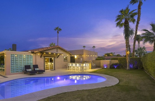 Vista Norte Casa | Vistas Majestic Mountain de Animador privada Bkyd w / Sparkling Pool & Spa