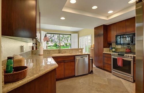 La Quinta Condominio | Encantador y encantador! ¡4 millas a Coachella! Perros bienvenidos!