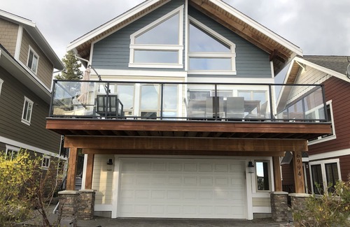 Central Okanagan Cabaña | Majestic Mountainside cottage on Lake Okanagan