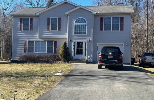 Tobyhanna Villa | Majestic Pocono Villa Kalahari Camelback, Great-wolf , GM RM ,fire-pit & Hot tub