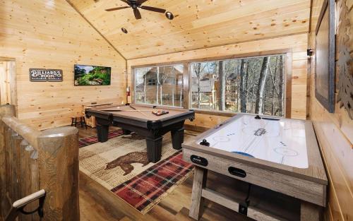 Gatlinburg - Pigeon Forge Villa | Majestic Timber